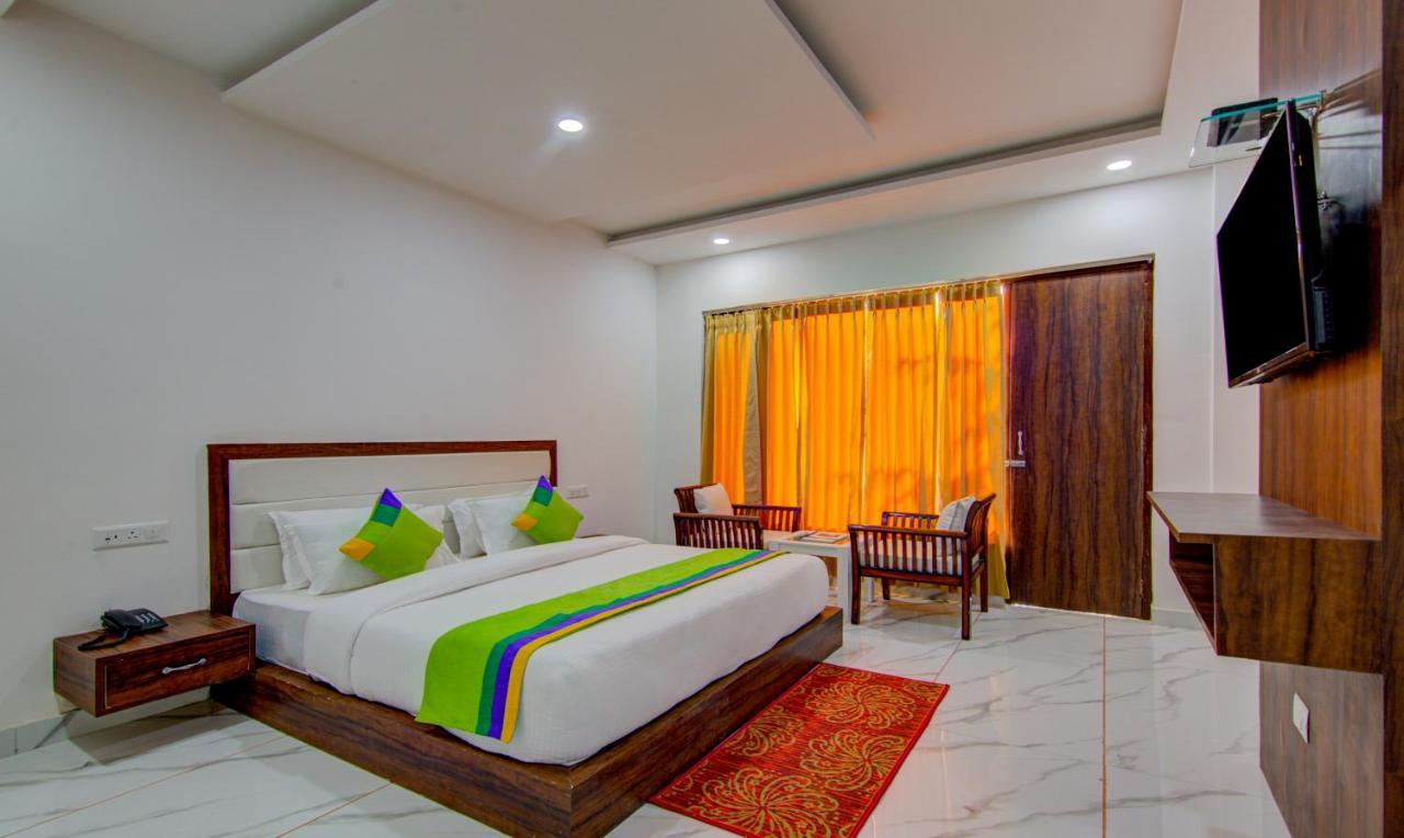 Treebo Down Town, Dalhousie Hotel Buitenkant foto